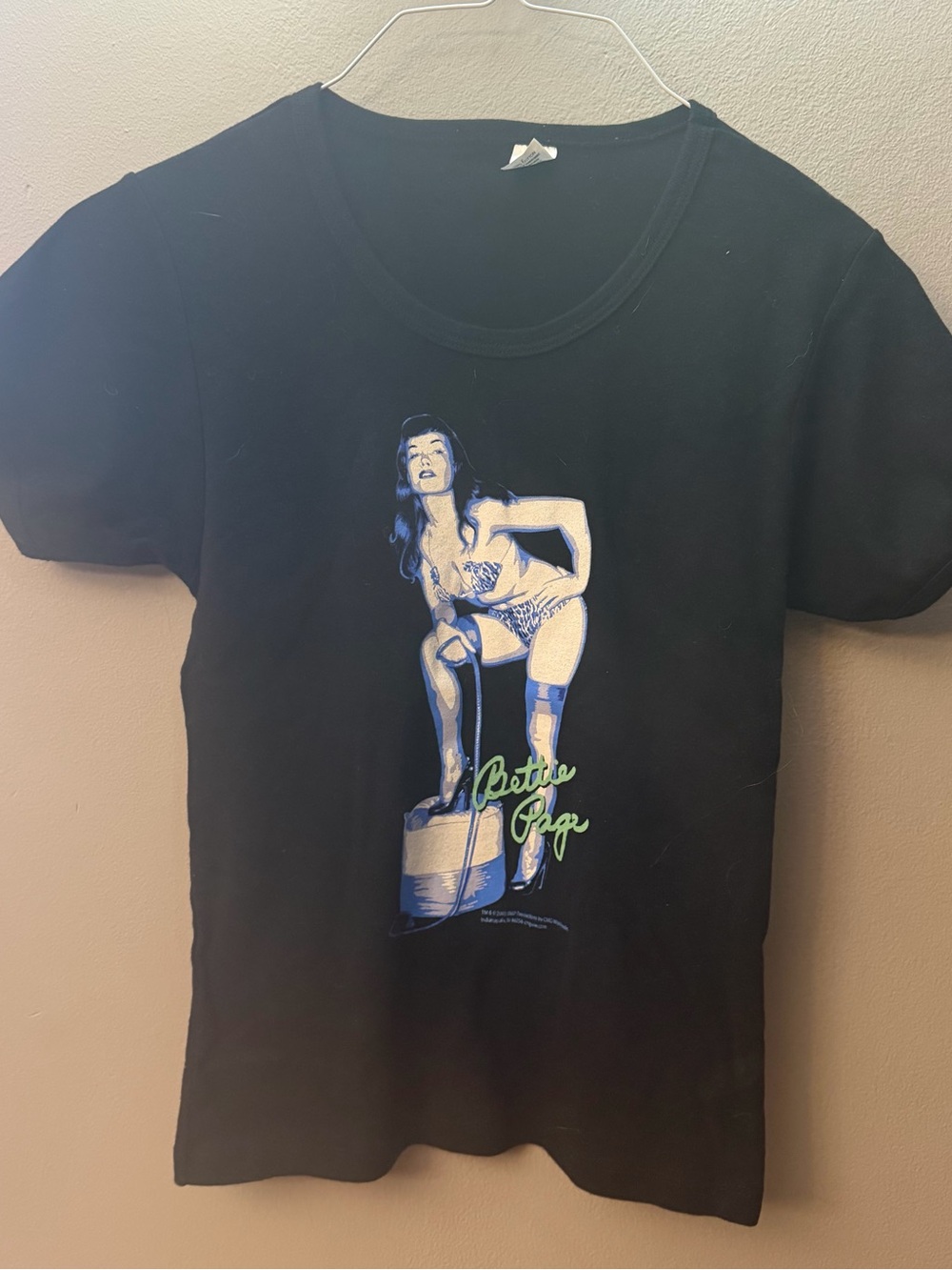 Vintage 2001 rare Betty Page women’s short sleeve Graphic Tee
